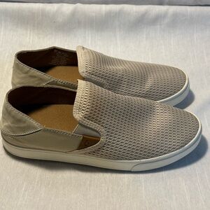 OluKai Pehuea Slip On Sneakers Beige Mesh Comfort Shoes 9.5